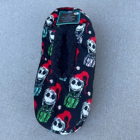 Disney Nightmare Before Christmas fuzzy slipper socks (shoe size 7-9.5) NEW - Picture 4 of 4